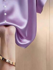 Franclia 女款春夏高級香檳色緞面V領珍珠鈕扣設計短袖襯衫 - 淡紫色 - 查看 3