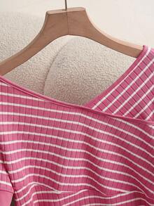 SHEIN Franclia Women's Striped V-Neck Short Sleeve T-Shirt, Beach Vacation Cute And Elegant T-Shirt, Suitable For Spring/Summer, Winter, National Day/New Year Outing Top, Elegant Fashion Daily Commute, Office Casual Wear, Versatile Elegant, Urban Style, Teacher Professional Attire - Pink - View 4