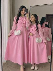 Tween女孩返校穿搭，修身粉白拼接長袖洋裝，3D蝴蝶結裝飾，翻領開襟，復古學院風，精緻粉白格紋，大蝴蝶結點綴，休閒襯衫洋裝 - 粉色 - 查看 2
