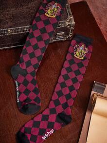 HARRY POTTER X SHEIN 1件裝字母徽章圖案黑色膝下襪，禮物，返校季 - 紅黑色 - 查看 2