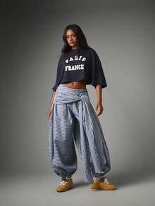 MISSGUIDED Paris France Graphic Print Cropped Oversized T-Shirt With Round Neck And Short Sleeves Casual Streetwear Style - Navy Blue - View 3