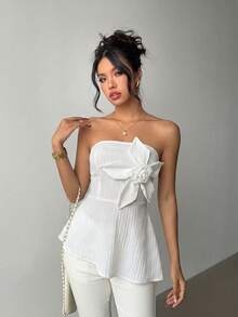 SHEIN Raffinéa 女款優雅休閒純色3D花卉不對稱下擺抹胸上衣 - 白色 - 查看 3