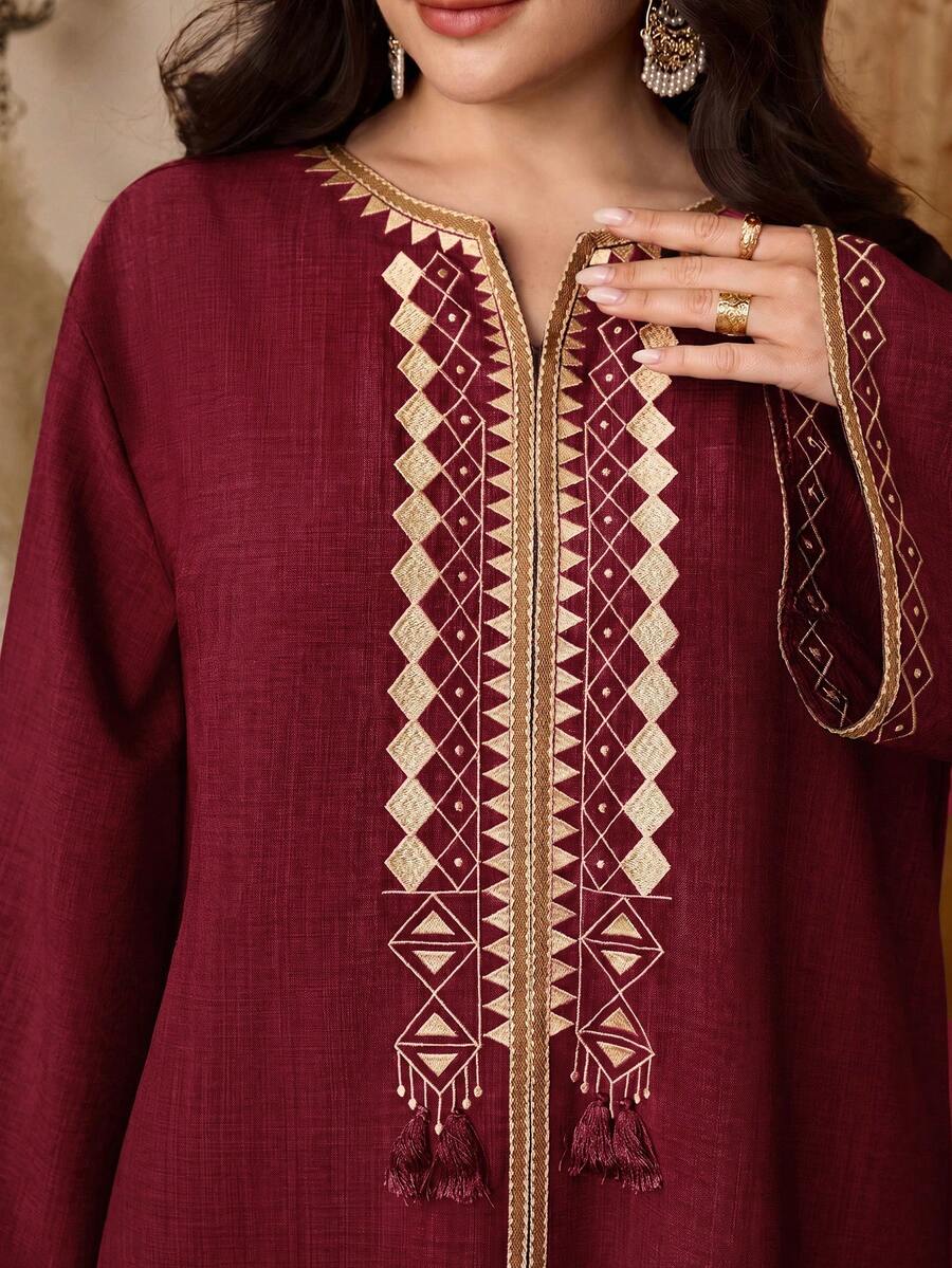 Al Najma 大尺碼女款時尚度假刺繡阿拉伯傳統長洋裝 - 酒紅色 - 查看 1