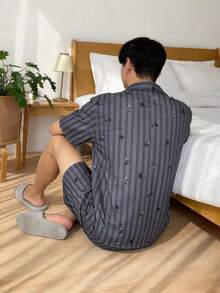 DAZY 男士夏季條紋滿版花卉短袖襯衫與短褲家居服套裝 - 彩色 - 查看 2