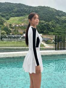DAZY 拼色拼接長袖連身泳衣 夏季款 - 黑與白 - 查看 2