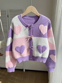 SHEIN 少女多色愛心毛絨提花圓領開襟針織短版開襟衫，毛絨愛心搭配手工編織蝴蝶結與鈕扣，長袖，柔軟舒適，適合春秋冬季，適合日常穿著、外出旅遊度假、居家及托兒場景，適合兒童玩耍穿著 - 彩色 - 查看 3