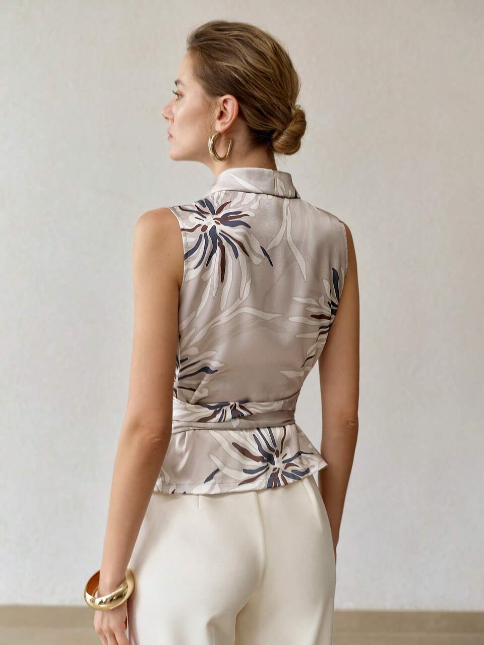 PRINTED LAPEL COLLAR SLEEVELESS TOP
