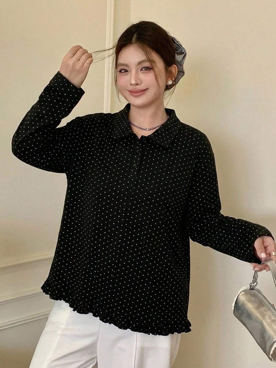 Dazy Plus 韓系時尚波點滿版印花女款大尺碼黑色短袖POLO衫 春夏可愛上衣T恤 - 黑色 - 查看 1