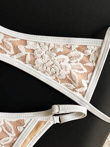 Swim Vcay 2026 Frühling/Sommer Neues Damen Weißes Blumen-Spitzen-Bikini-Set, transparentes Bandeau-Top mit Spaghettiträgern und hochgeschnittenem Dreieck-Höschen, minimalistischer sexy Stil Urlaubs-Strand-Badeanzug - Weiss - Übersicht 4