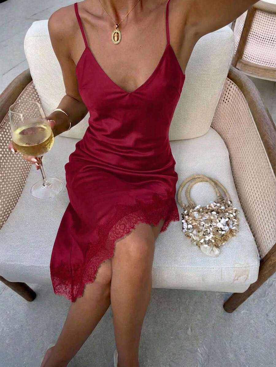 Aloruh 女款優雅性感蕾絲拼接不對稱下擺細肩帶洋裝 - 酒紅色 - 查看 1