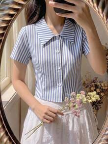 SHEIN 青少年女孩休閒藍白條紋刺繡裝飾修身短袖襯衫上衣，學院風條紋襯衫 - 藍色 - 查看 13