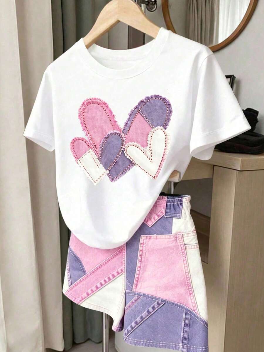 2件組女孩休閒夏季愛心印花圓領短袖針織T恤與3D印花柔軟針織短褲,夏季新款SS26時尚單品,夏季服飾 - 彩色 - 查看 1