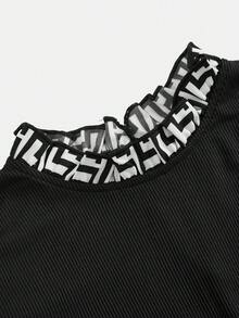SHEIN 青少年女孩春/夏新款優雅通勤休閒黑色對比色印花荷葉邊針織中長洋裝，收腰娃娃裙公主裙日常休閒百搭時尚街頭風 - 黑與白 - 查看 7