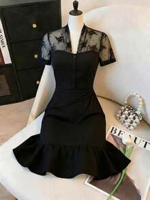 SHEIN Franclia 女款夏季黑色花卉優雅浪漫時尚極簡蕾絲拼接撞色緊身魚尾洋裝，腰部百褶設計，生日穿搭 - 黑色 - 查看 3