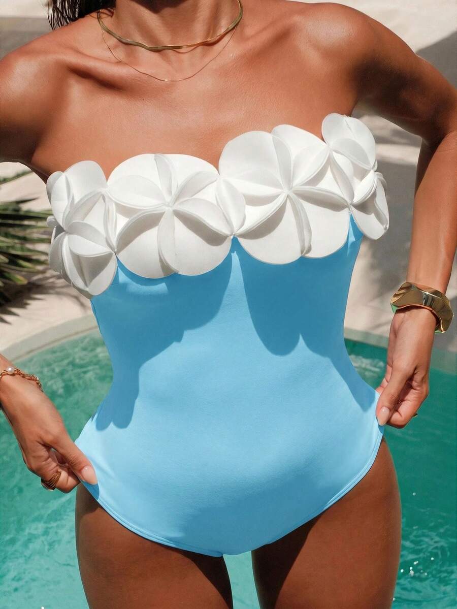 Swim Chiccia 女款純色抹胸 3D 花卉連身泳衣,適合夏季海灘度假 - 藍色 - 查看 1