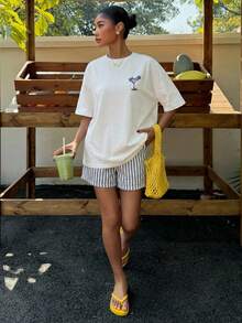 Muchica 女款夏季字母雞尾酒印花圓領短袖T恤搭配藍色條紋短褲休閒兩件套，適合春/夏、度假、百搭風格 - 彩色 - 查看 8