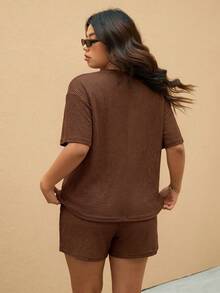 Elaquor Plus Size Women's Solid Color Round Neck Short Sleeve T-Shirt And Shorts Casual Two Pieces Set - Brown - View 2