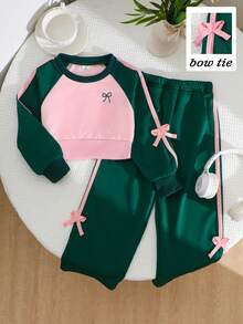 Elladie kids 女童新款休閒拼色運動衛衣套裝，粉綠配色落肩圓領短版衛衣，正面飾有精緻蝴蝶結箔印，搭配同款寬腿長褲，側邊飾有粉色編織帶與蝴蝶結裝飾，可愛俏皮舒適的美式學院風，適合日常穿著、上學、出遊、度假與派對 - 綠色 - 查看 3