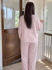 Dazy Plus 時尚居家服 2 件套 優雅碎花寬鬆上衣與睡褲 大尺碼女款 春夏秋睡衣套裝 - 粉色 - 查看 4