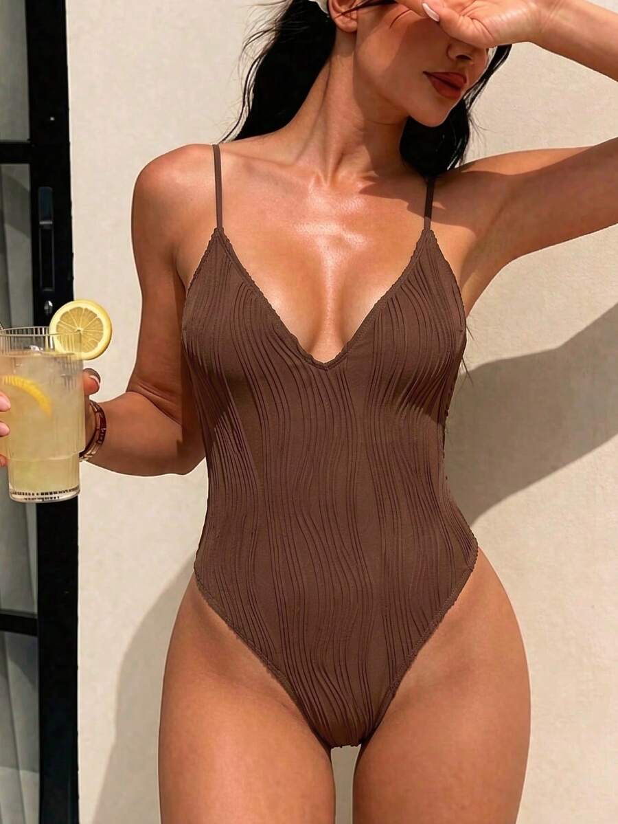 Swim SXY 女款春夏秋海灘度假新款性感素色露背環扣交叉波浪紋理一件式泳衣 - 棕色 - 查看 1