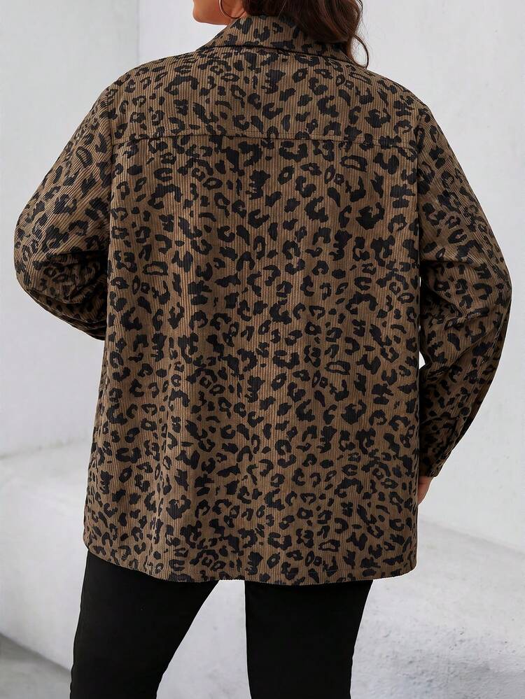 SHEIN LUNE Chaqueta casual de utilidad con bolsillos y estampado de leopardo, manga larga y abotonadura sencilla para mujer de talla grande - Multicolor - Añade 2