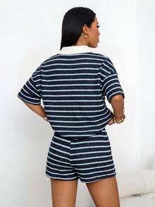 SHEIN PETITE 女款條紋領口短袖T恤與短褲休閒兩件套 - 藏蓝色 - 查看 3
