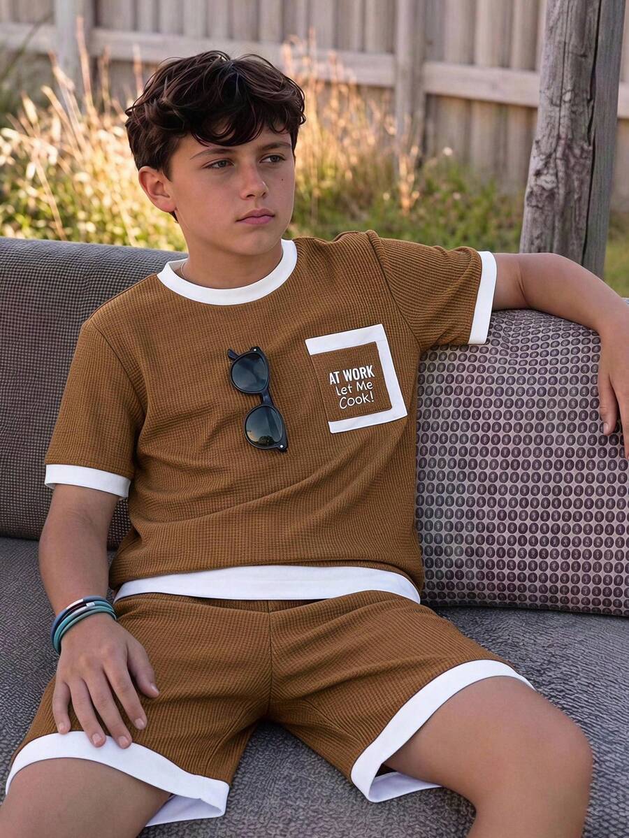 Jungen 2 Stücke Set Sommer Neu Waffelstrick Kontrastfarbe 2 in 1 Kurzarm Outfit, kleine Kinder Lässig Einfach Buchstaben Muster Tasche 2 Stücke Set, täglicher Ausflug bequem lässig Sport 2 Stücke Set - Braun - Übersicht 1