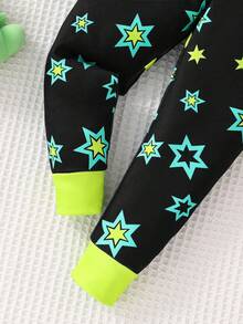 SHEIN Perso Play Bộ đồ ngủ dài tay và quần legging in hình khủng long 3D phát sáng trong bóng tối cho bé trai - màu đen - Xem 4