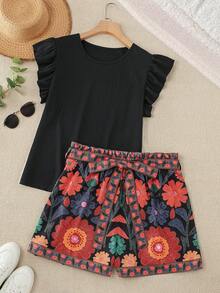 SHEIN LUNE 大尺碼女款純色圓領短袖上衣與花卉印花短褲兩件套，黑色，夏季波西米亞休閒款，柔軟修身，適合度假與正式場合 - 彩色 - 查看 1