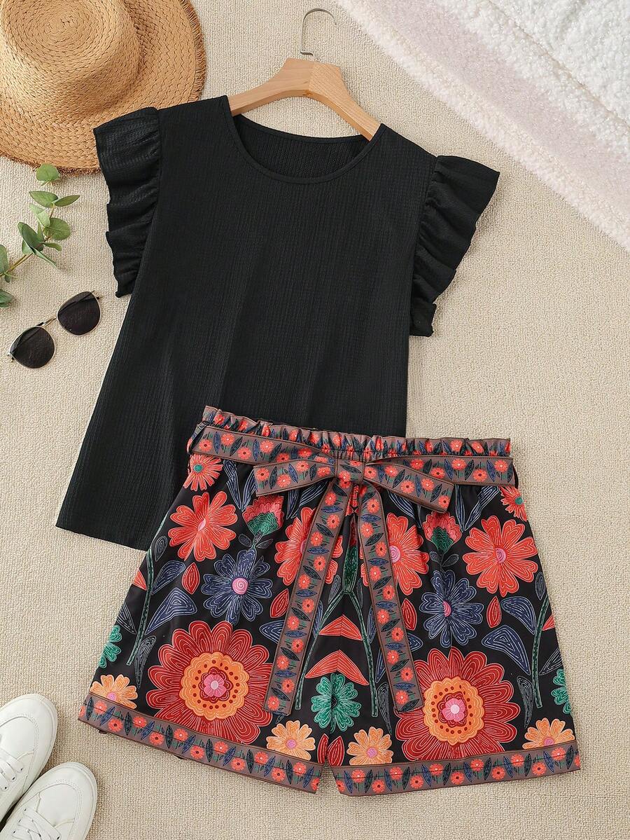 SHEIN LUNE 大尺碼女款純色圓領短袖上衣與花卉印花短褲兩件套,黑色,夏季波西米亞休閒款,柔軟修身,適合度假與正式場合 - 彩色 - 查看 1