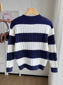 SHEIN 青少年女孩藍白條紋拼接粗針編織V領落肩刺繡Logo長袖寬鬆套頭毛衣，適合秋冬與戶外穿著 - 彩色 - 查看 2
