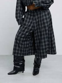 COUREZ Low Rise Longline Check Shorts /Y2K Fall Outfits For Women Cropped Trousers Casual Outfits Going Out Outfits Autumn Trousers Comfy Pants For Women - Black and White - View 4