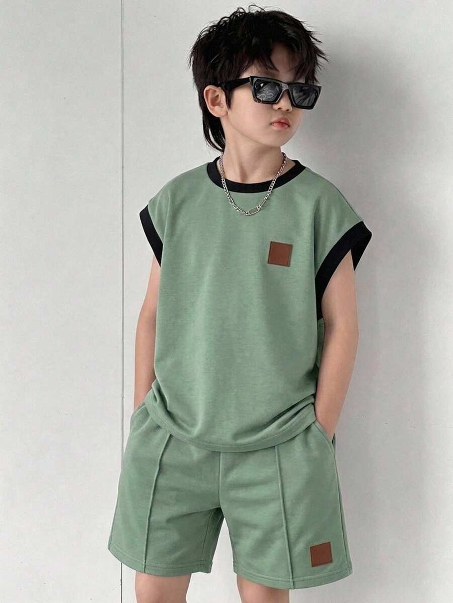 SHEIN 兒童青少年男孩對比飾邊牛仔上衣與短褲休閒日常套裝 - 墨綠色 - 查看 1