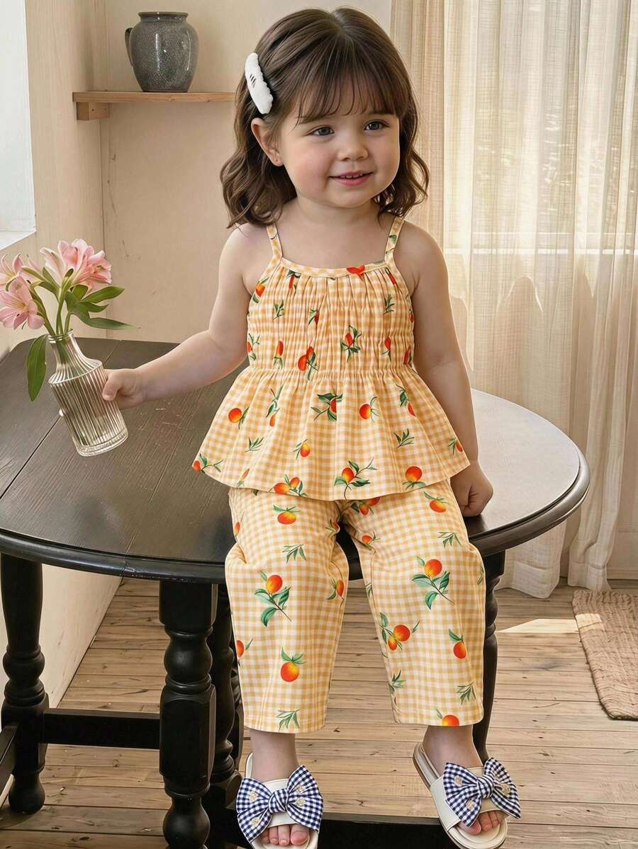 SHEIN Vintaside Kids 女嬰夏季兩件套，黃橘格紋與橘色印花無袖上衣搭配同款長褲，清新田園風，適合海邊度假、公園出遊、日常穿著、舞蹈日穿搭