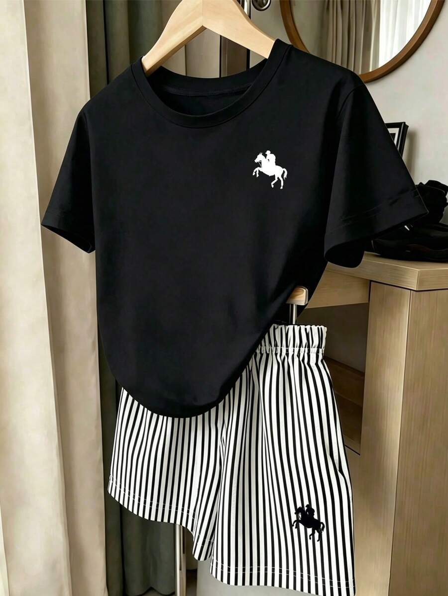 1套青少年女孩休閒復古時尚馬術圖案圓領短袖T恤搭配黑白條紋印花短褲套裝,適合家庭度假與外出,2件式夏季穿搭 - 彩色 - 查看 1