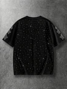 SHEIN 男童 T-Shirt，磨損水洗黑色底色，胸前散佈星星印花與藝術字母圖案，柔軟針織圓領短袖套頭上衣，袖口飾有閃亮星星形水鑽點綴，亮眼視覺效果，輕鬆成為視覺焦點，適合 8-12 歲 - 黑色 - 查看 3