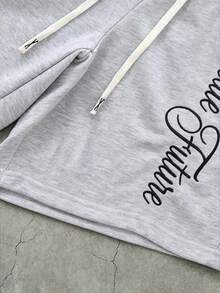 Manfinity Hypemode Celana Pendek Streetwear Kasual Pria dengan Pinggang Ganda dan Cetakan Huruf - Grey - View 4