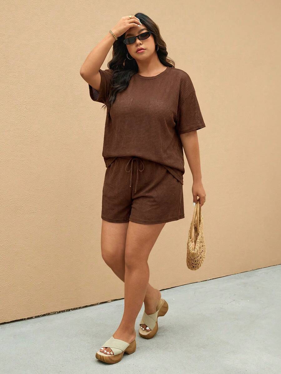 Elaquor Plus Size Women's Solid Color Round Neck Short Sleeve T-Shirt And Shorts Casual Two Pieces Set - Brown - View 1