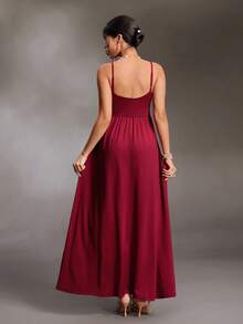 Cheriluna Maternity Gaun Hamil Elegan dengan Desain Lipit Depan dan Tali Bahu Tipis untuk Fotografi - Burgundy - View 2