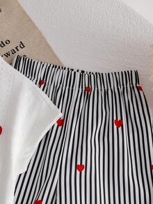 SHEIN KIDS KIDS 女孩愛心印花無袖寬腿褲2件套，白色無袖愛心圖案上衣搭配黑白條紋愛心印花寬腿褲，親膚面料，甜美休閒風格兒童服飾，適合春秋日常穿著與校園穿搭，小眾設計兒童套裝 - 白色 - 查看 7