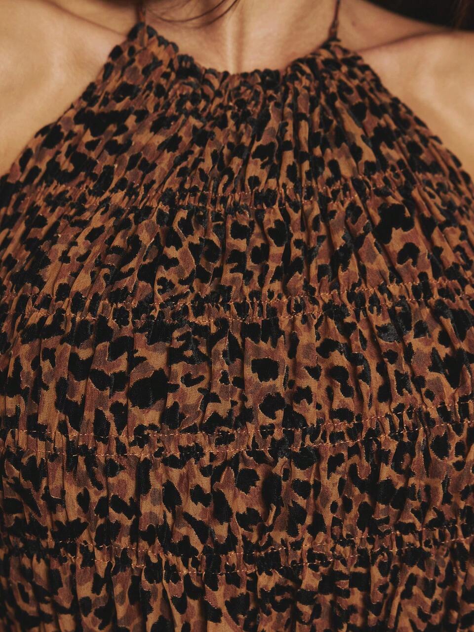 Vestido Mini Ajustado com Gola Alta Franzida Estampa de Guepardo Marrom Verão Fofo Sexy Fofo Sexy Férias Feriado