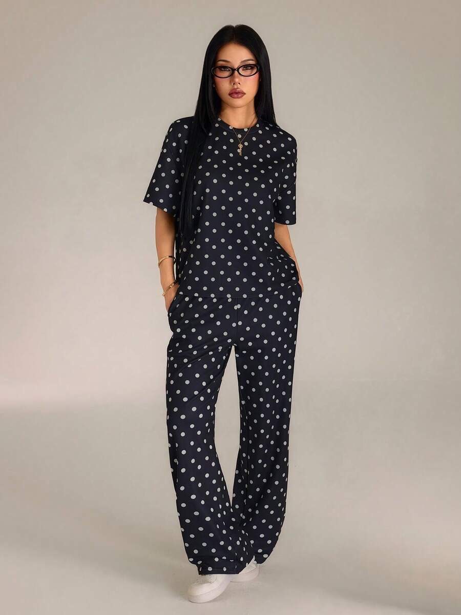 SHEIN PETITE 女款圓點印花時尚圓領短袖T恤與休閒長褲兩件套 - 黑色 - 查看 1