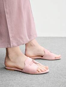 CUCCOO BIZCHIC 女款淺粉色麂皮質感經典平底拖鞋，舒適百搭，適合夏季通勤與辦公穿著 - 淺粉 - 查看 4