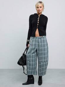 COUREZ Calça Cropped Xadrez Balloon Média / Looks de Verão Y2K para Mulheres Looks Casuais Verão Partes de Baixo Looks para Sair Looks de Festival Shorts de Verão - Cinza - Visão 1