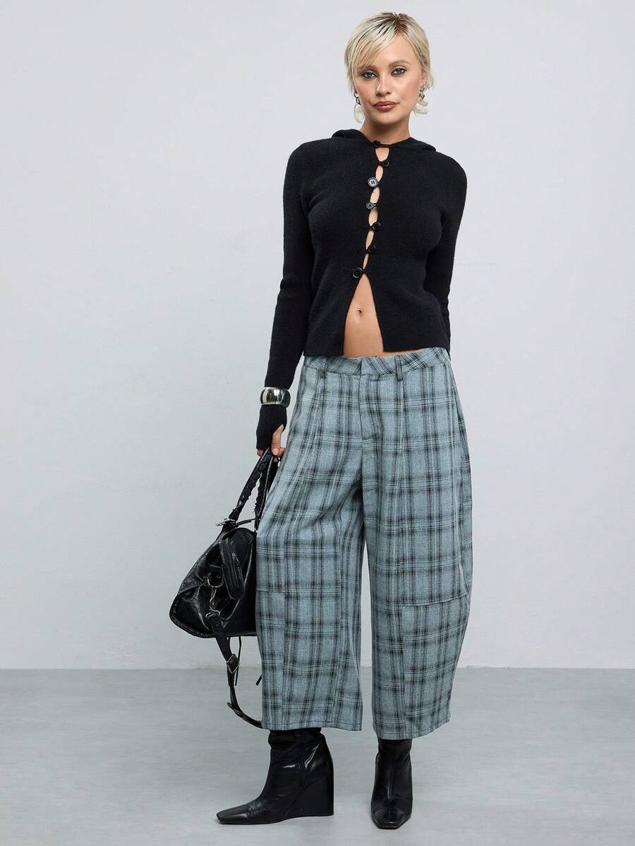 COUREZ Calça Cropped Xadrez Balloon Média / Looks de Verão Y2K para Mulheres Looks Casuais Verão Partes de Baixo Looks para Sair Looks de Festival Shorts de Verão - Cinza - Visão 1