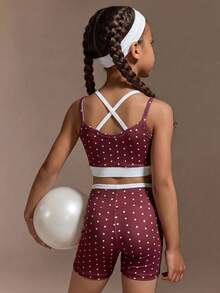 SHEIN 女童波點印花運動套裝，背心 + 短褲套裝，高彈性面料，適合多種場合 - 酒紅色 - 查看 2
