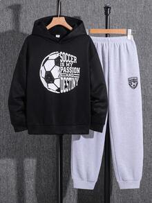 SHEIN 兒童 2 件組青少年男孩休閒足球字母圖案舒適連帽衫，壓花圖案搭配純色針織長褲套裝，適合日常穿著、運動、外出、學校、派對、節慶、拍照 - 彩色 - 查看 3