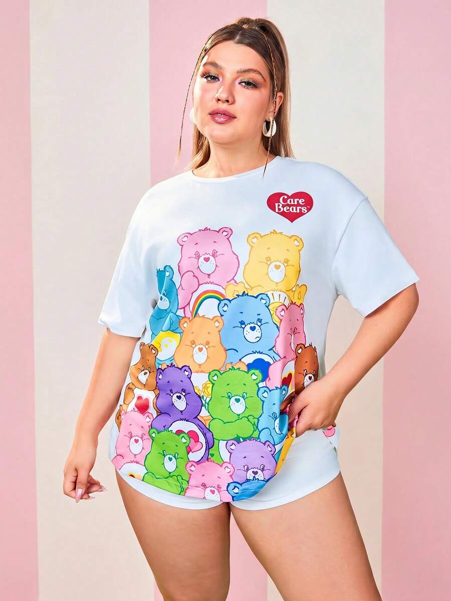 SHEIN X Care Bears 大码春夏休闲仙女风Y2K甜美可爱动漫街头复古白色Funshine熊、Tenderheart熊、Cheer熊、Bear、Good Lucky熊梦幻爱心云朵印花卡通图案宽松T恤,适合锐舞节度假俱乐部 - 白色 - 查看 1