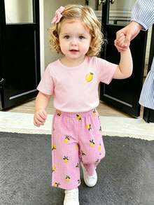 SHEIN Elladie kids 2件組新生女嬰檸檬印花套裝 針織T恤與格紋長褲 柔和黃色 夏季休閒度假甜美韓風套裝 - 粉色 - 查看 2