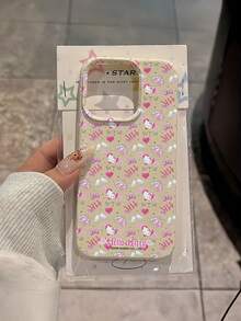 HELLO KITTY AND FRIENDS | SHEIN Hello Kitty 全角色與反派彩色貼紙拼貼印花皮革手機殼 防震防摔 全包覆保護殼 適用 iPhone 17 Pro Max 16 15 14 13 12 Pro Max Plus Y2K 復古美學 可愛少女風 Ins 高顏值手機殼 - 彩色 - 查看 6
